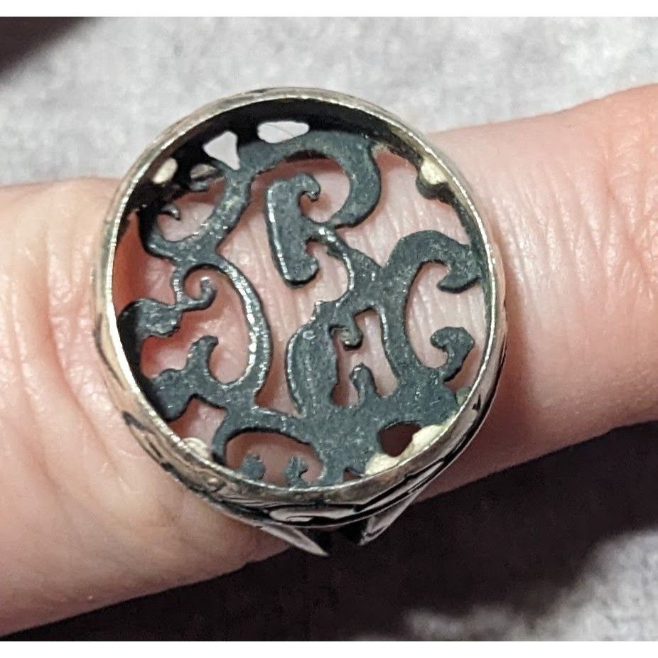 Other Vintage Sterling Silver Floral Scroll Concave Ring Size 7 1/ Size ONE SIZE - 5 Thumbnail