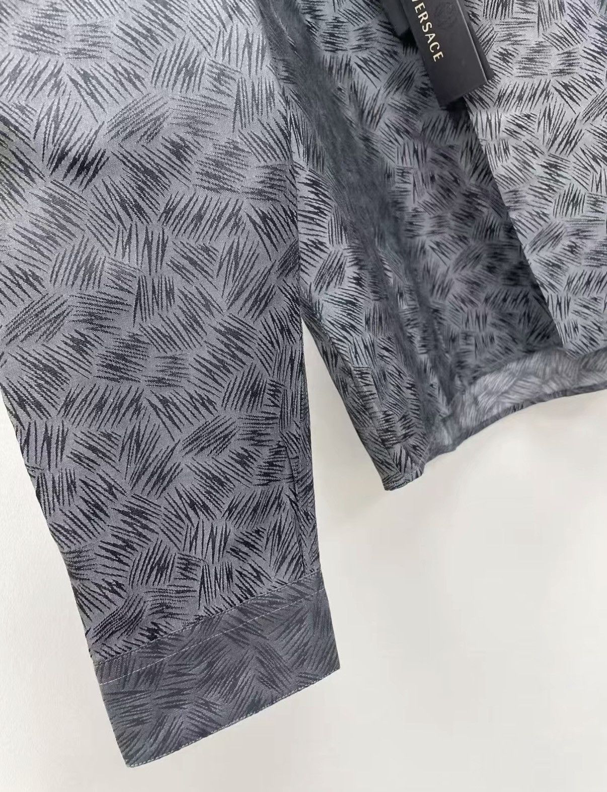 Versace VERSACE Mainline Jacquard Silk Blend Long Sleeve Shirt J30 Size US XXS / EU 40 - 4 Thumbnail