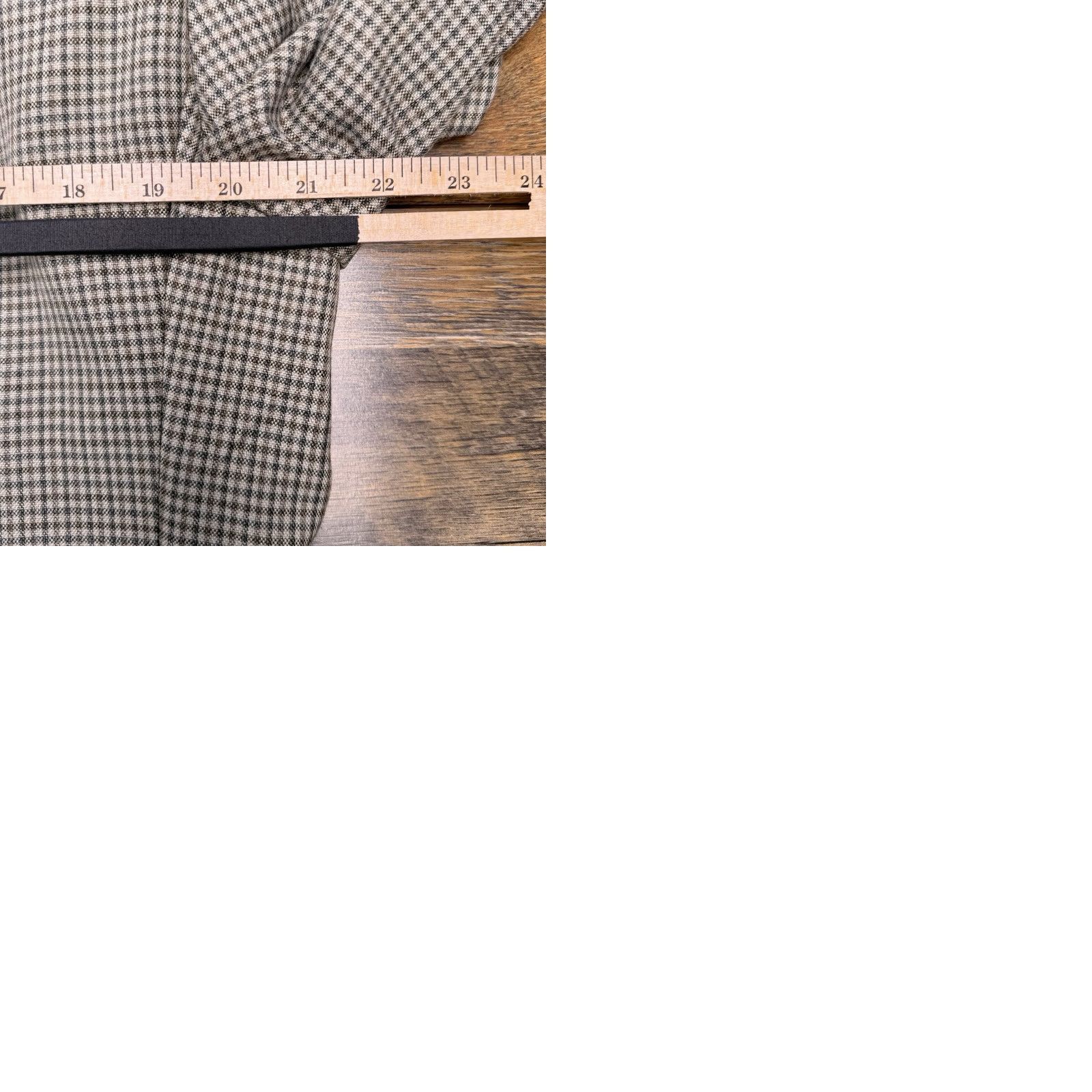 Tommy Hilfiger Tommy Hilfiger Sport Coat Blazer 42 Short Plaid Gray Mens Regular - Notch Lapel, Double-Vented, Two-Button Front, Inner Pockets, Dry Clean, New Size US 42 / EU 58 - 10 Thumbnail