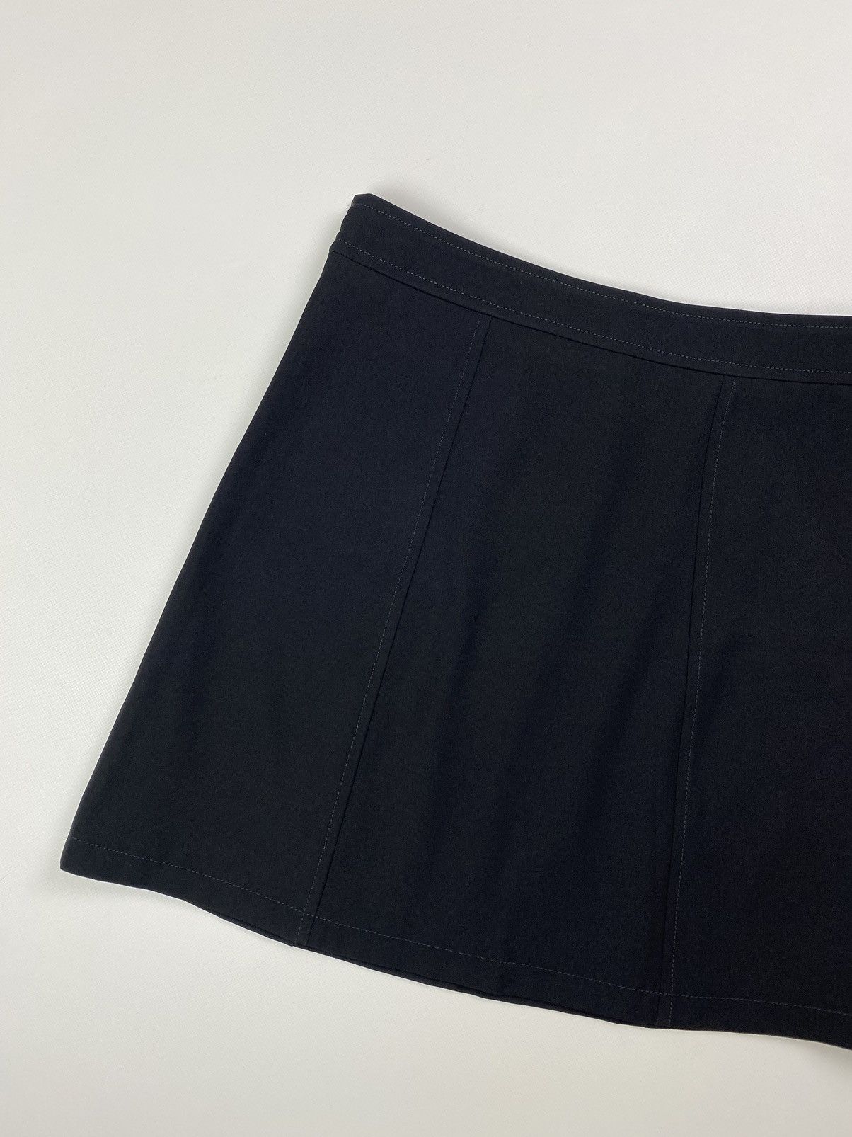 Louis Vuitton Lv Louis Vuitton Uniforms ladies skirt size 38 / M Size 26" / US 2 / IT 38 - 5 Thumbnail