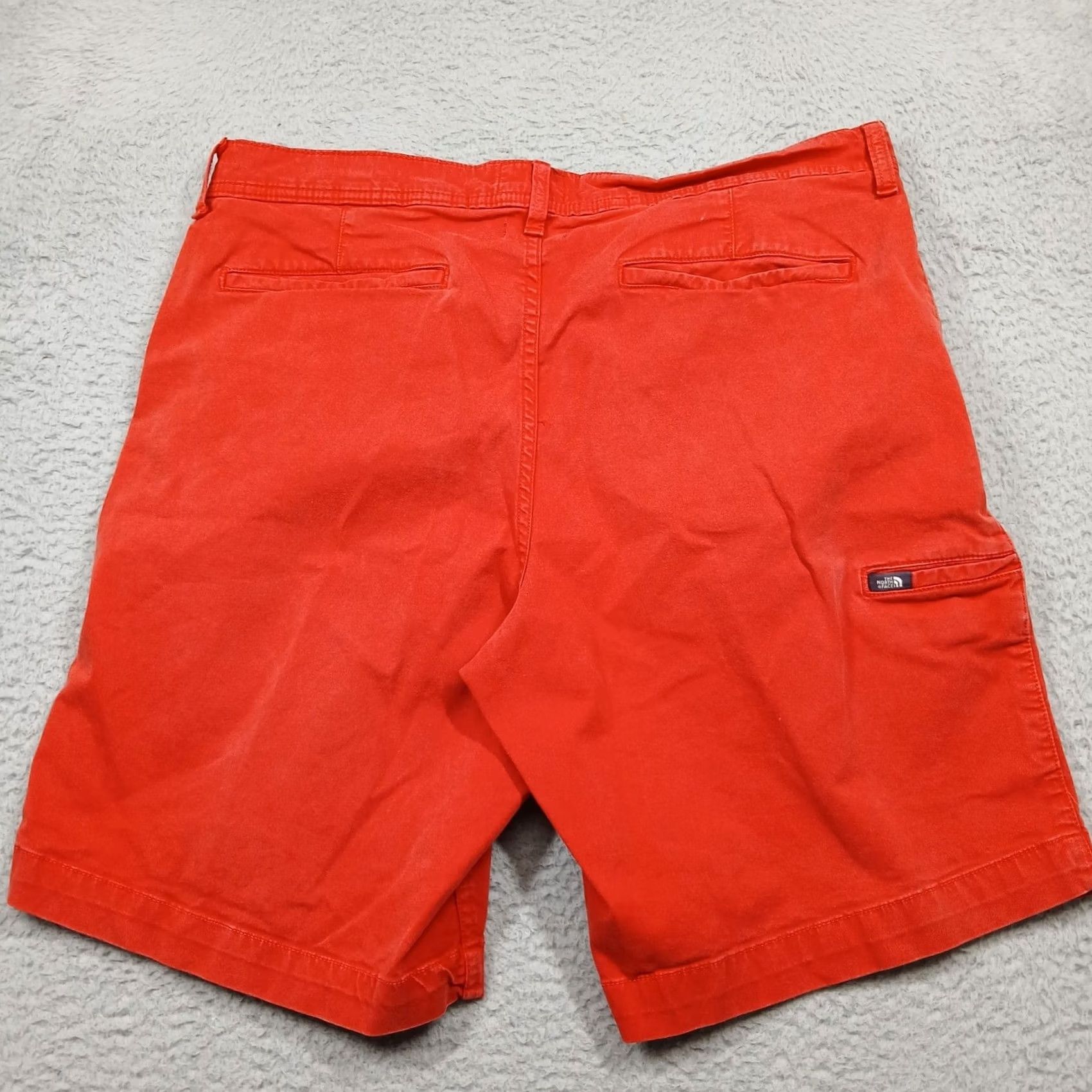 The North Face VINTAGE The North Face Red Chino Shorts Mens 36 Cotton Casual Outdoor Size US 36 / EU 52 - 3 Thumbnail