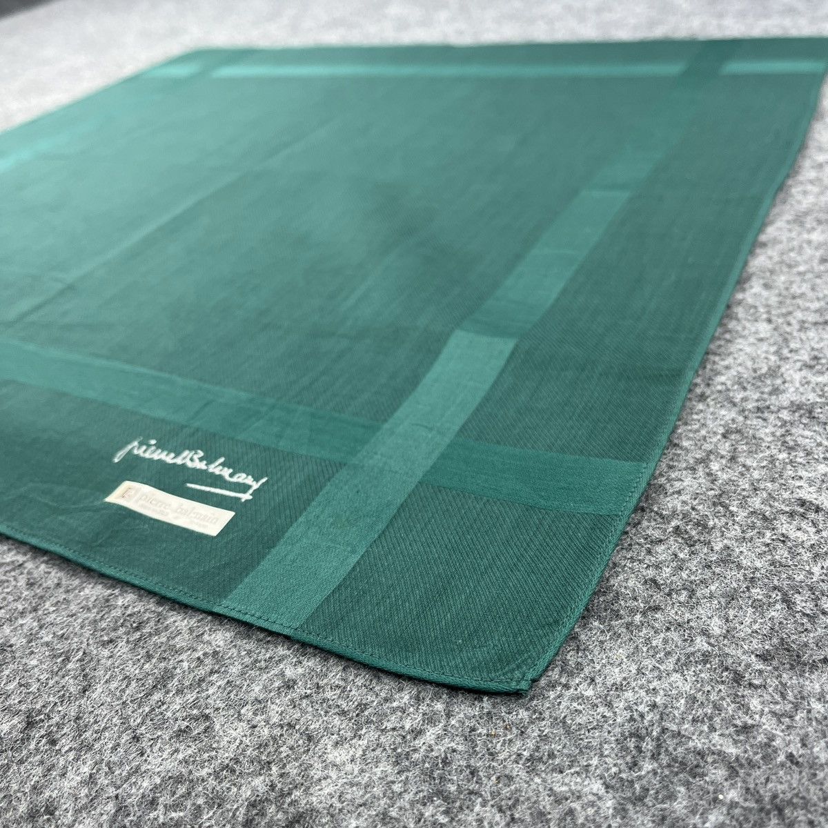 Pierre Balmain Pierre Balmain Handkerchief / Bandana / Neckerchief B1297 Size ONE SIZE - 4 Thumbnail