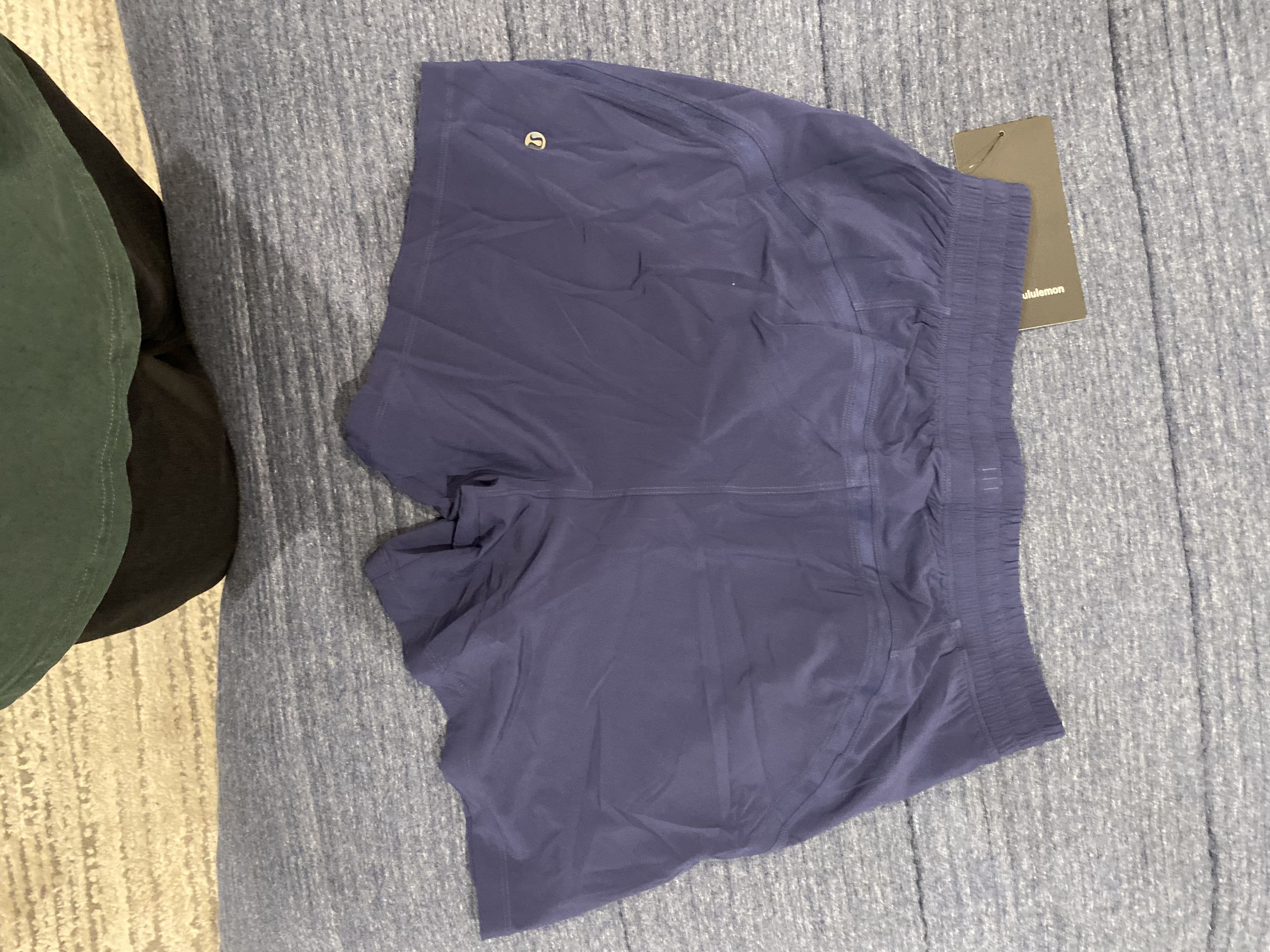 Lululemon Lululemon Shorts Size US 32 / EU 48 - 2 Thumbnail