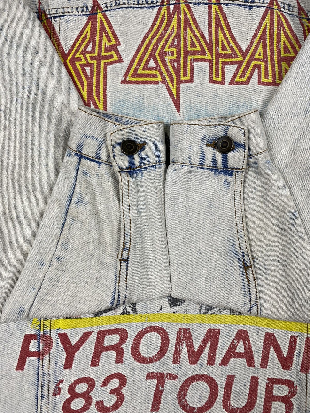 Vintage Vintage Def Leppard Pyromania ‘83 Tour Jeans Jacket Size US S / EU 44-46 / 1 - 4 Thumbnail