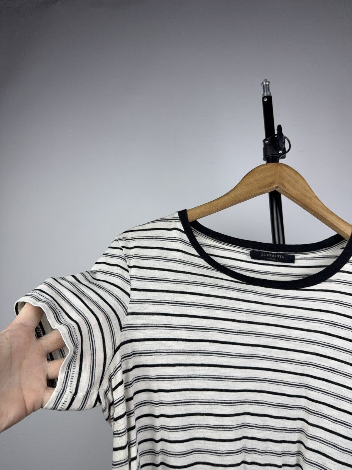 Allsaints AllSaints Striped Knotted Tee Minimalist Casual Top Size XS / US 0-2 / IT 36-38 - 4 Thumbnail