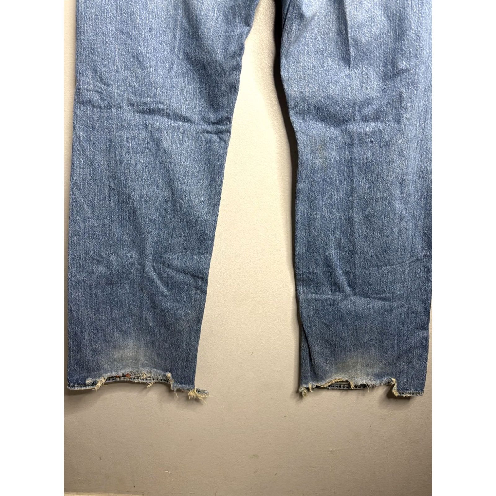 Hugo Boss Boss Hugo Boss Jeans Mens 32x32 Blue Denim Distressed Straight Leg Raw Hem 6469 Size US 32 / EU 48 - 6 Thumbnail
