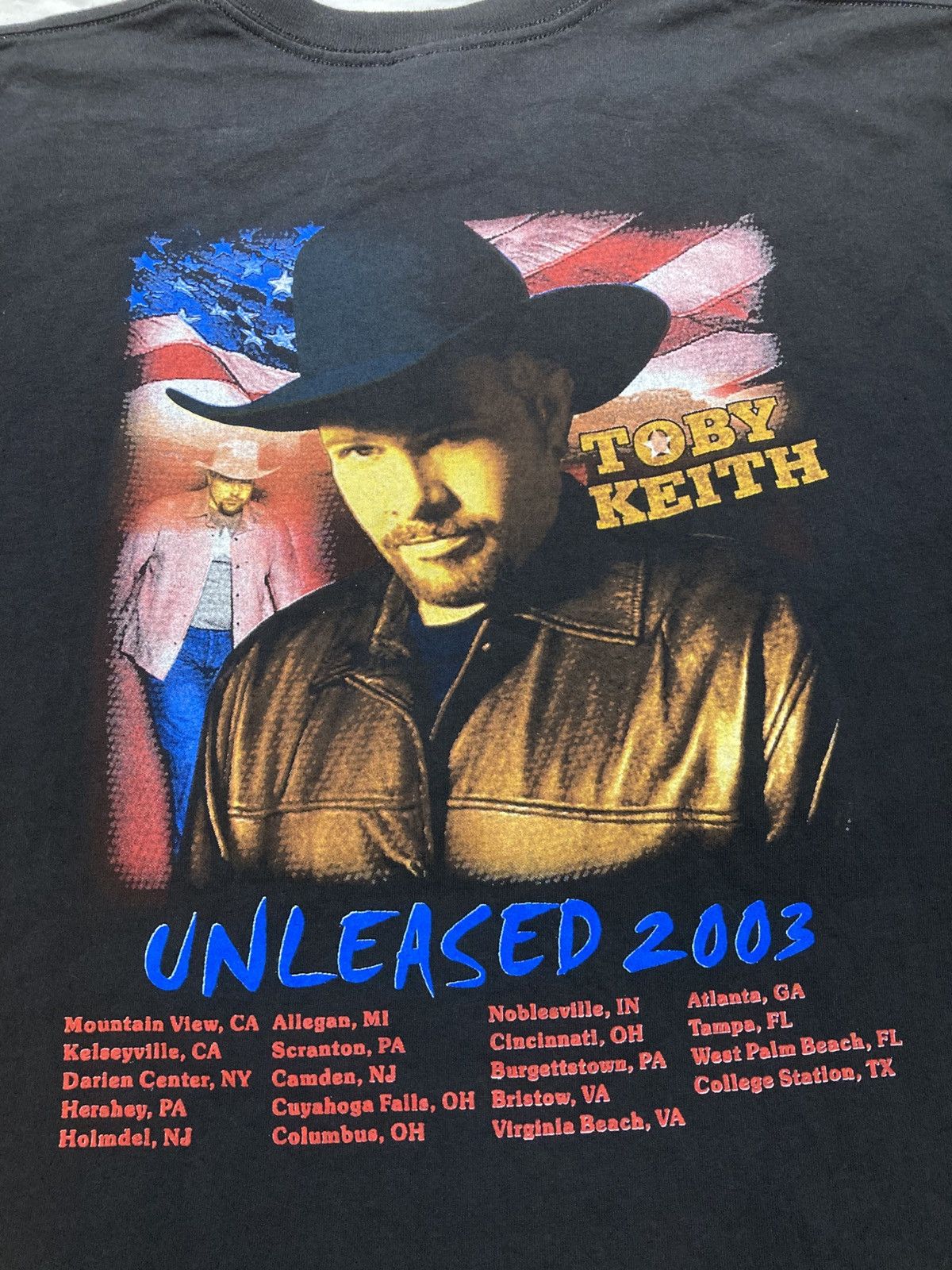 Gildan Toby Keith 2003 Unleashed Concert T-shirt, Men’s size XL Size US XL / EU 56 / 4 - 5 Thumbnail