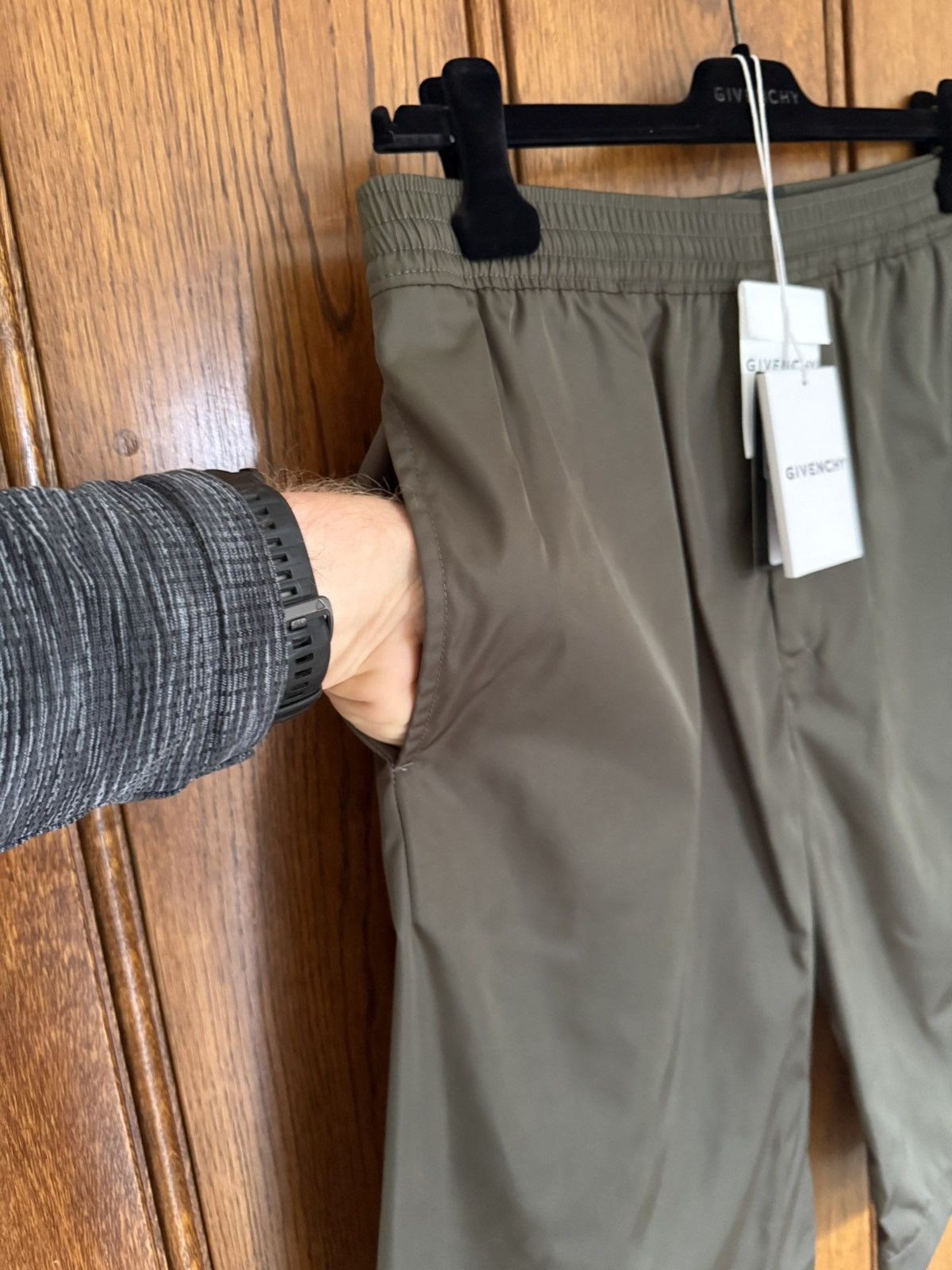 Givenchy SS24 $1.15k 🤑 Givenchy logo nylon baggy track shorts 46 Size US 30 / EU 46 - 10 Thumbnail