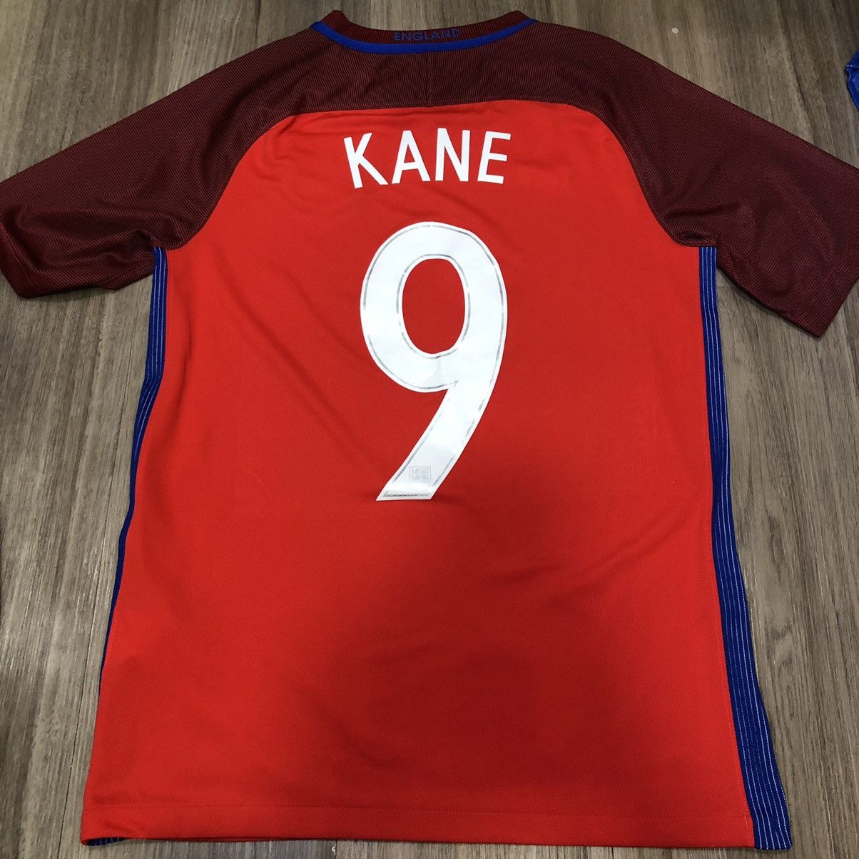 Nike England 16/17 away shirt #9 Kane Size US S / EU 44-46 / 1 - 2 Thumbnail