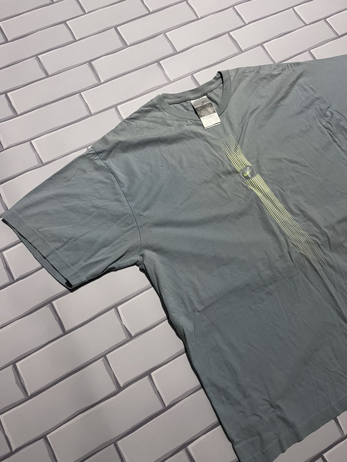 Nike Vintage 00s Nike Tech Tee Grey / Neon Swoosh Size US XXL / EU 58 / 5 - 1 Thumbnail
