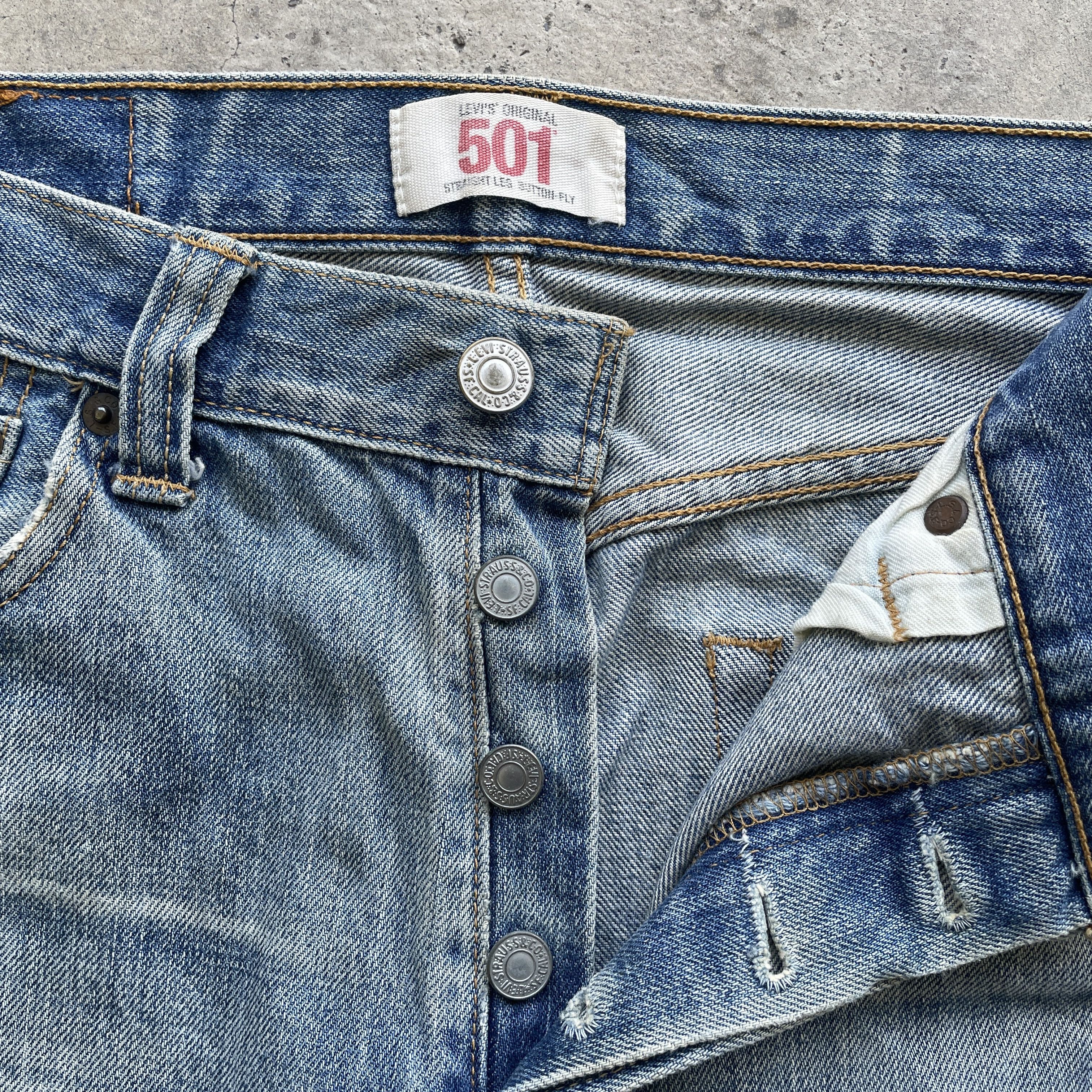 Levi's VINTAGE LEVI’S 501 JEANS DISTRESSED FADED DENIM PANTS W31 Size US 31 - 7 Thumbnail