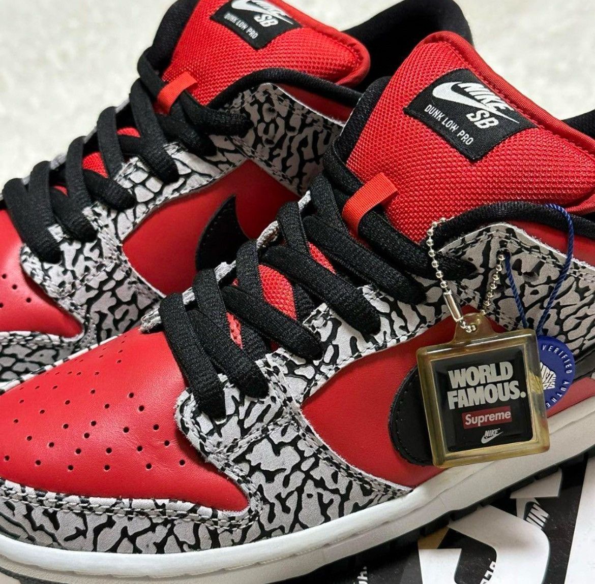 Nike × Supreme 2012 Nike Dunk SB Low Supreme Red Cement (2012) Size US 9.5 / EU 42-43 - 4 Thumbnail