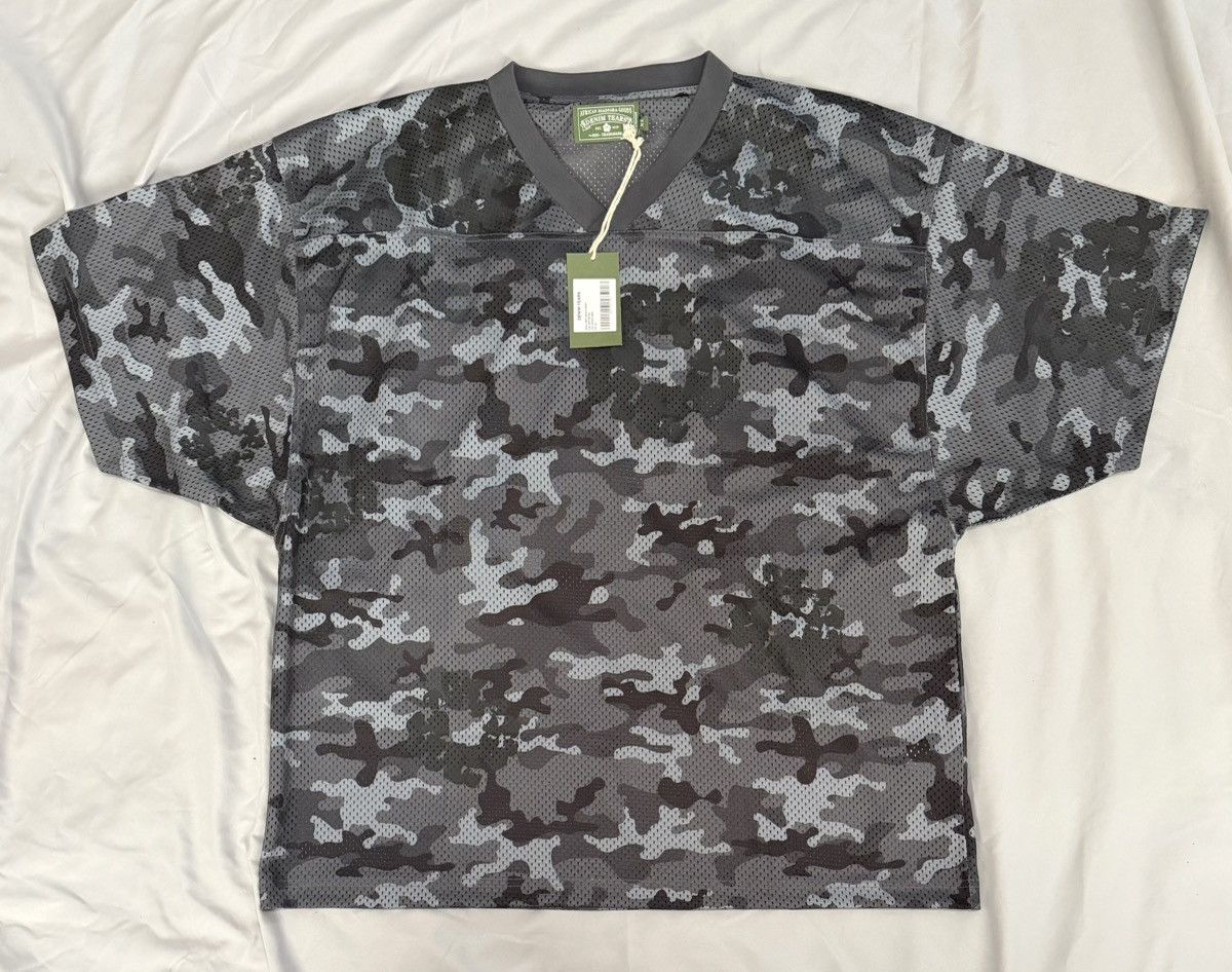 DENIM TEARS DENIM TEARS BLACK CAMO WREATH MESH FOOTBALL JERSEY IN XL Size US XL / EU 56 / 4 - 1 Thumbnail