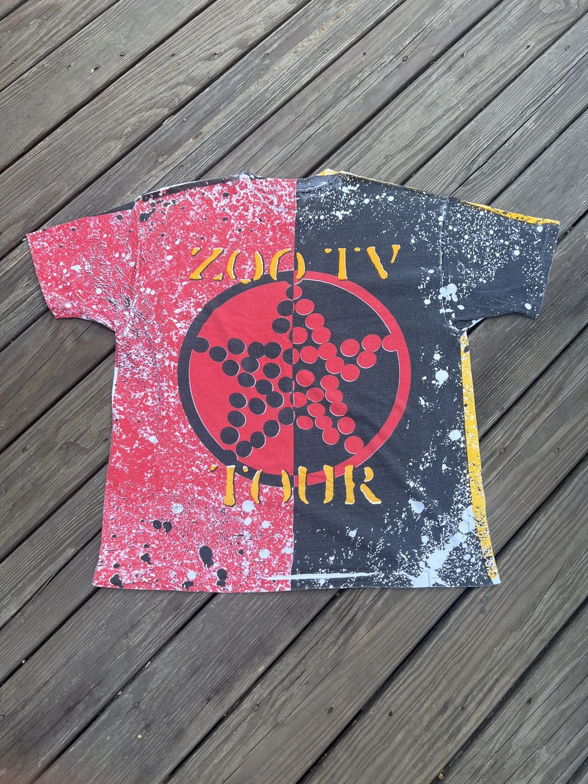Other Vintage Achtung Baby Zoo TV Tour U2 band Tshirt 1991 Size US XXL / EU 58 / 5 - 2 Thumbnail