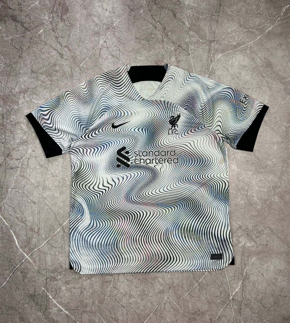 Nike LIVERPOOL 2022-2023 Darwin Size US XL / EU 56 / 4 - 2 Thumbnail