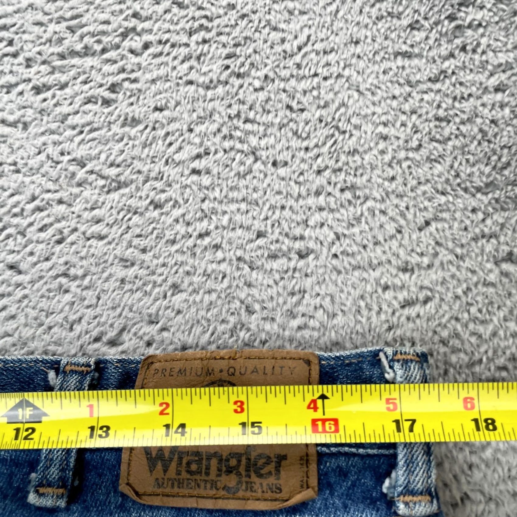 Wrangler VINTAGE Wrangler Jeans Mens 36x30 Blue Logo Denim Straight Leg Cotton 5-Pocket Zipper Button City Preppy Winter Fall Spring Size US 36 / EU 52 - 8 Thumbnail