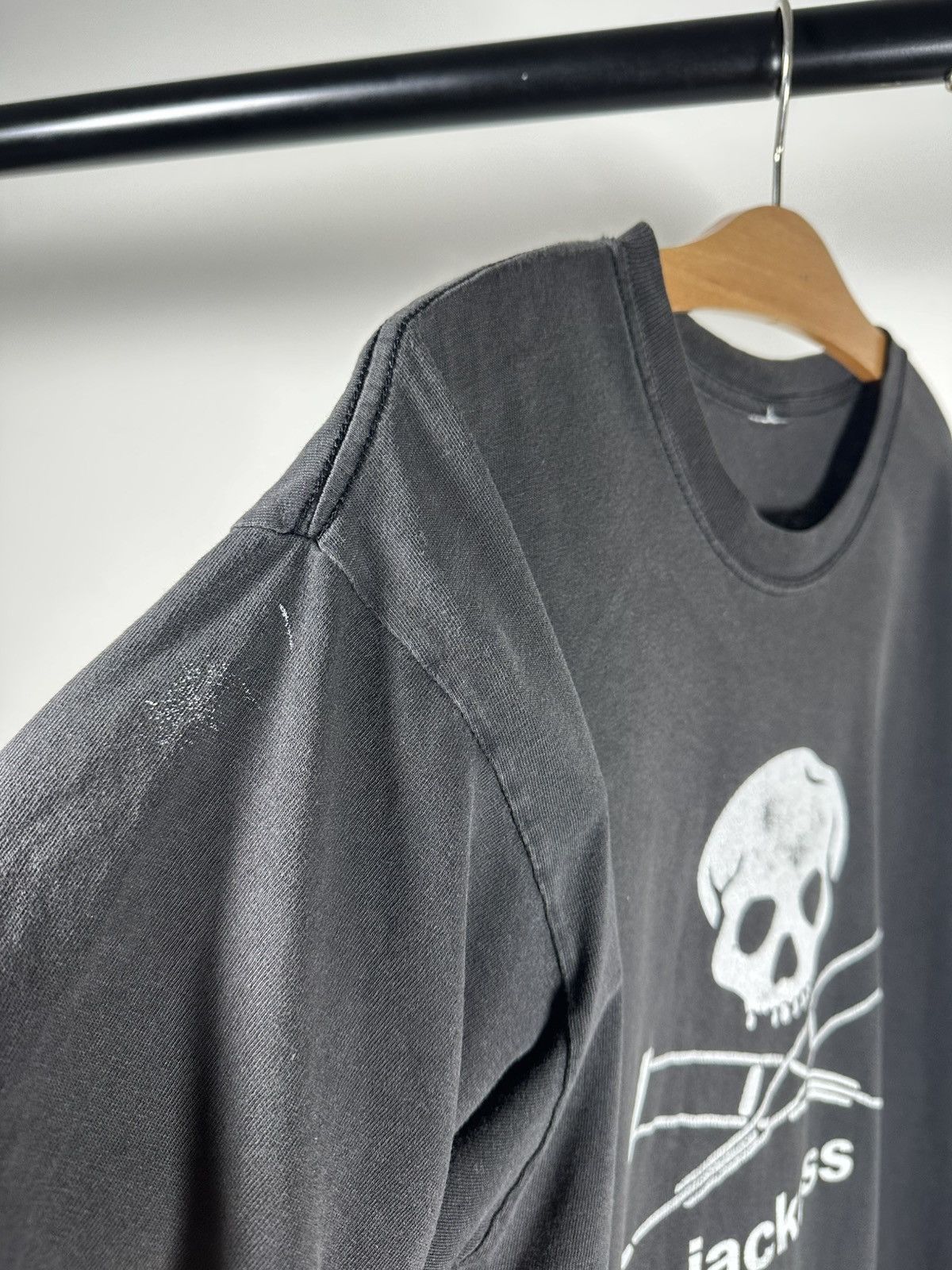 Vintage Vintage thrashed distressed jackass MTV faded tee shirt Size US XL / EU 56 / 4 - 4 Thumbnail