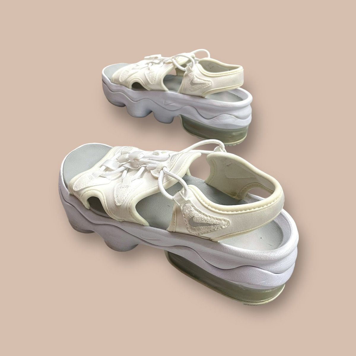 Nike Nike Air Max Koko Sandal Triple White Size US 5 / EU 37 - 3 Thumbnail
