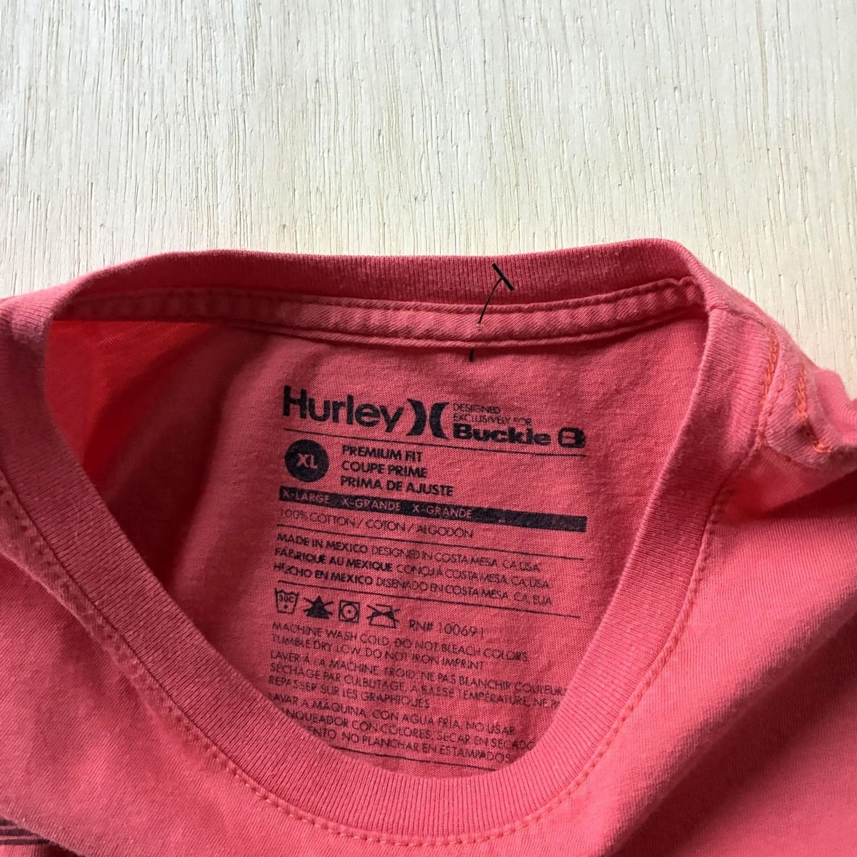 Hurley VINTAGE Hurley Shirt Mens XL Red Buckle Premium Fit Logo Graphic Surf Tee T-Shirt Size US XL / EU 56 / 4 - 3 Thumbnail
