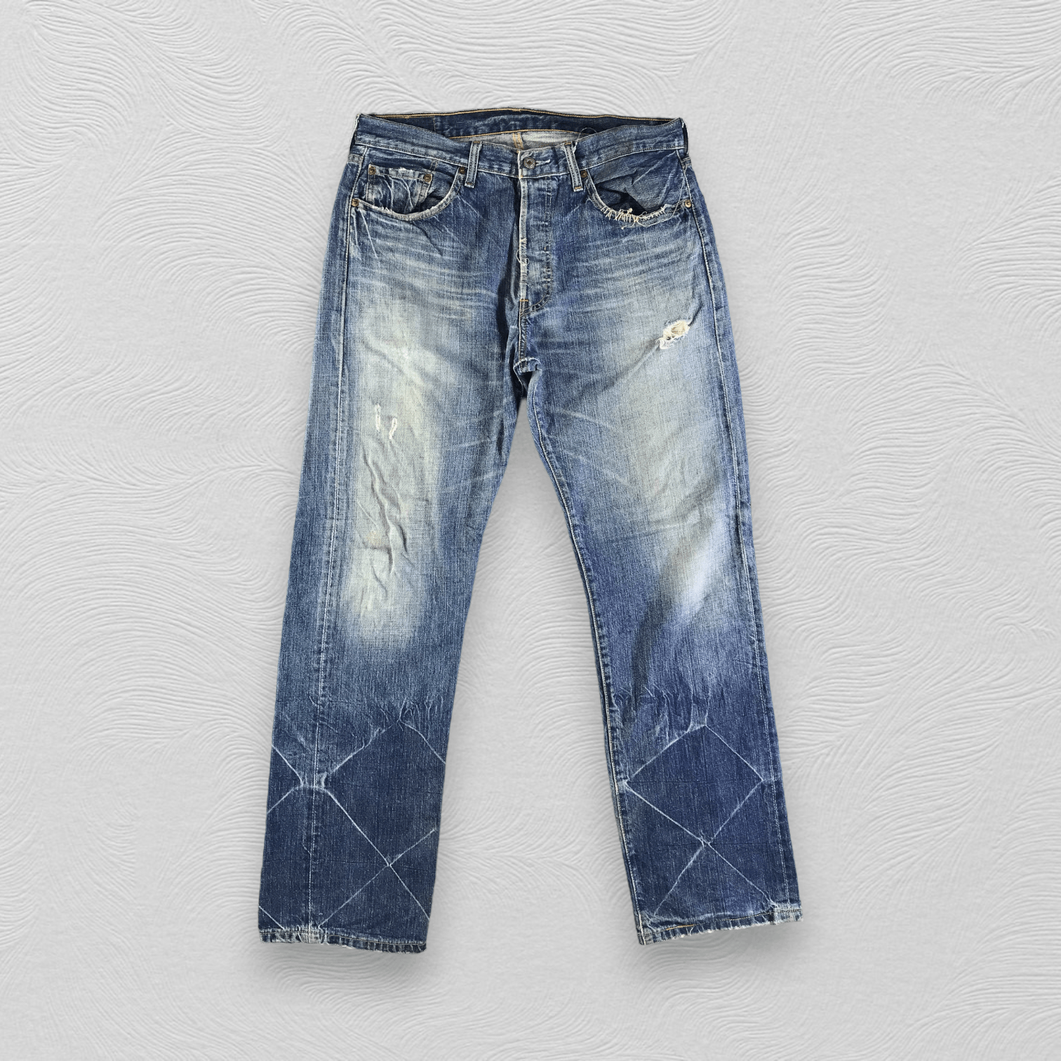 Levi's Vintage Levis 501 Jeans Faded Blue Denim KJ3153 Size US 34 / EU 50 - 1 Thumbnail
