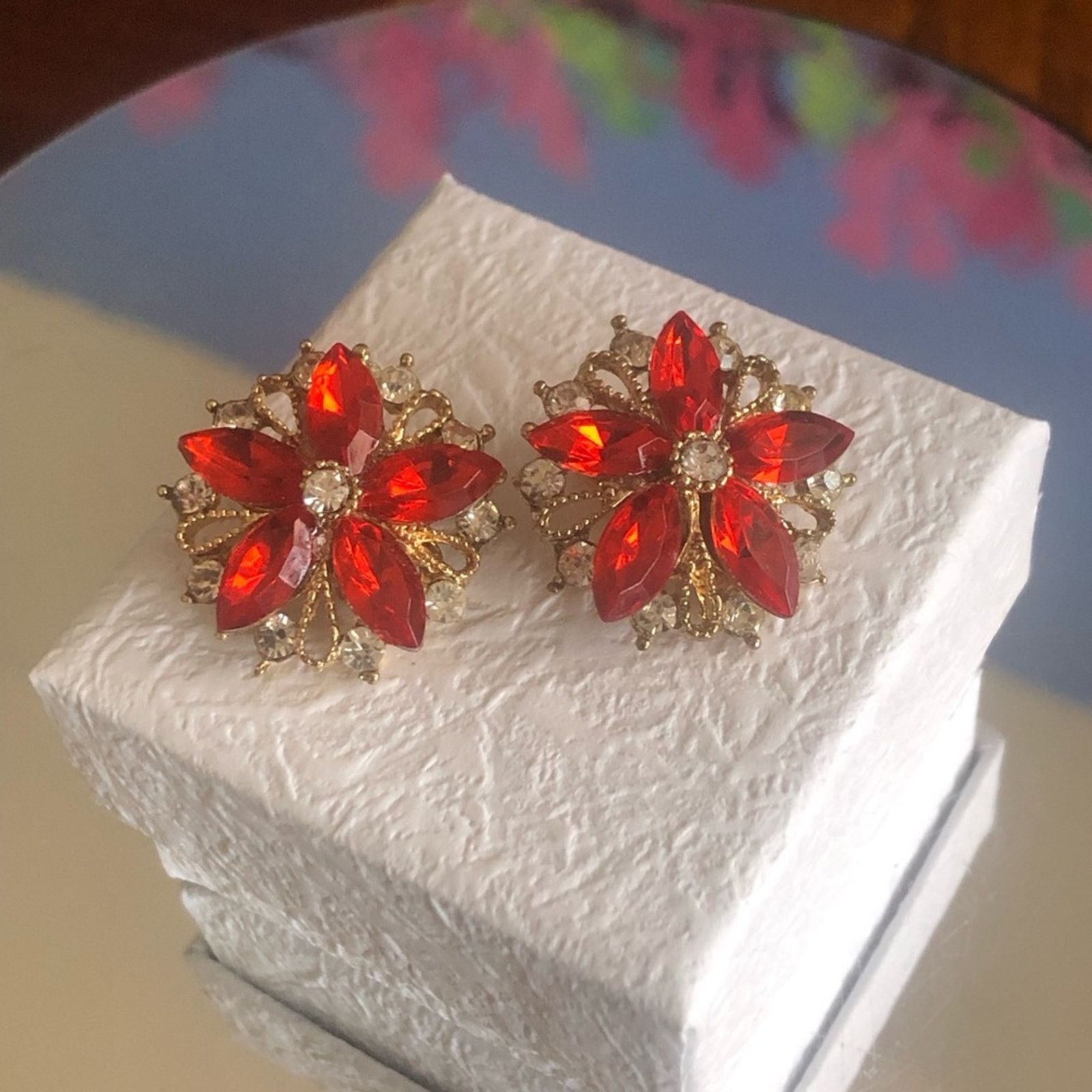 Vintage Vintage tomato red marquis cluster clip on earrings Size ONE SIZE - 1 Thumbnail