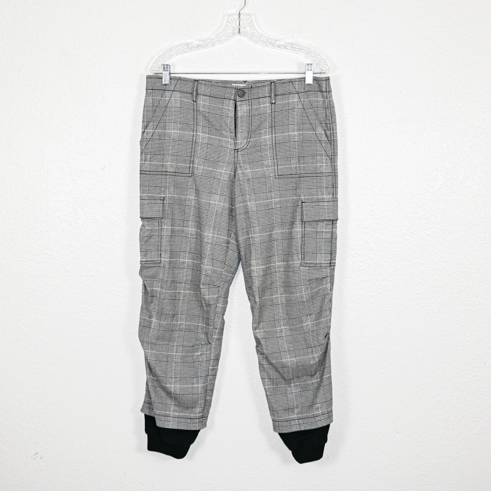 Alice + Olivia Alice + Olivia Isaac Distress Cargo Pants Grey houndstoot Size 30" / US 8 / IT 44 - 2 Thumbnail