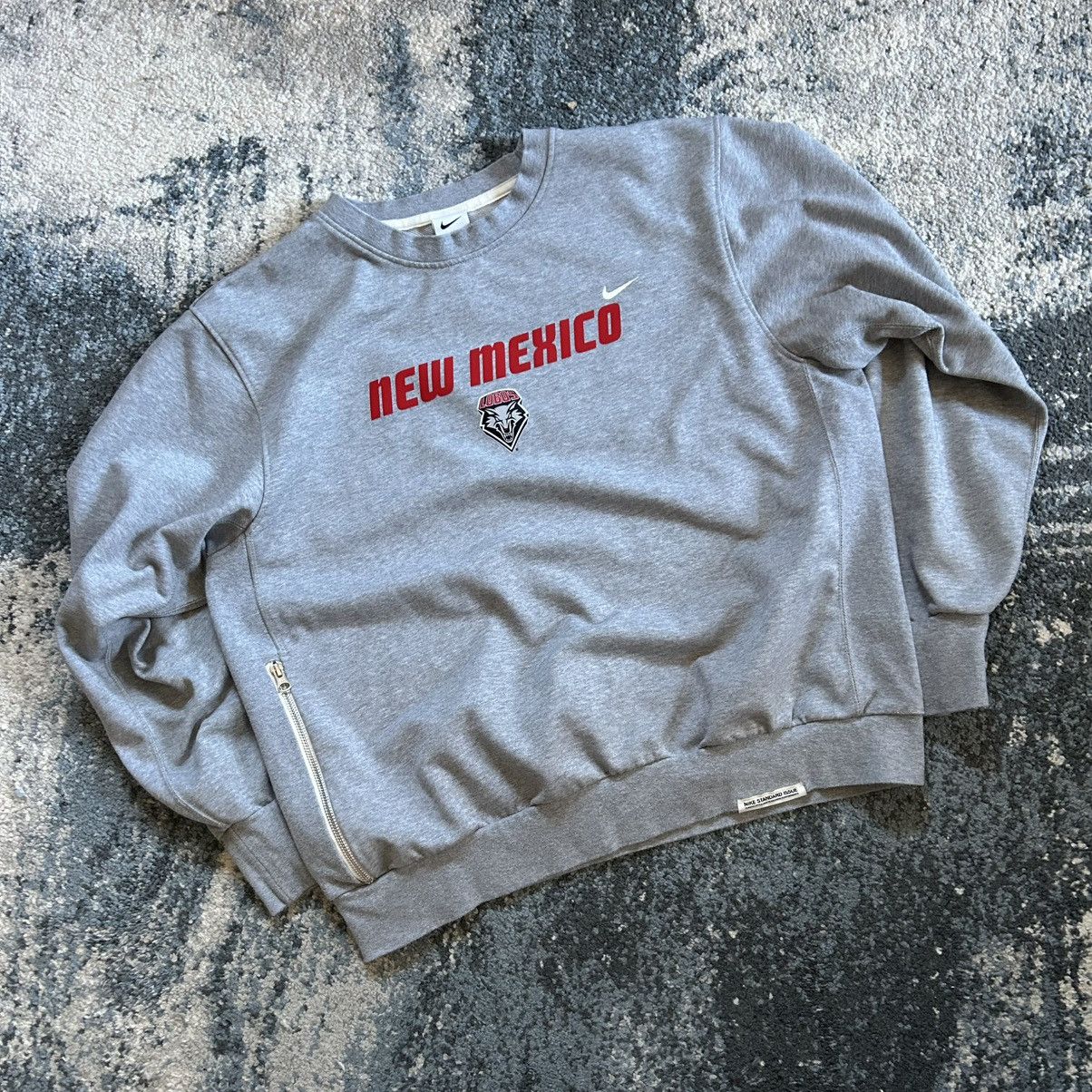 Nike UNiVERSiTY of NEW MEXiCO LOBOS NiKE STANDARD iSSUE YKK ZiP Size US L / EU 52-54 / 3 - 19 Thumbnail