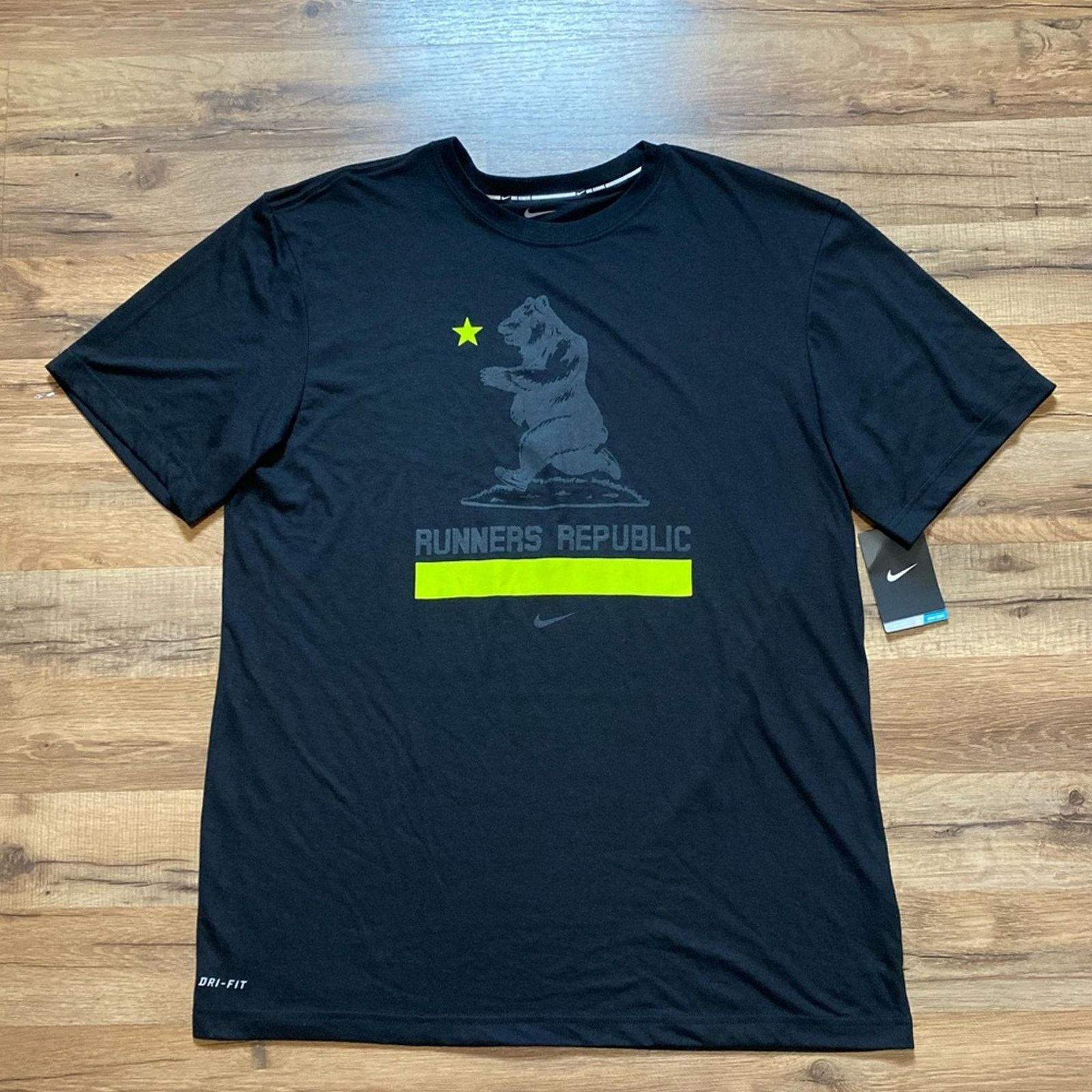 Nike 2013 Nike Runners Republic Dri-Fit Short Sleeve Size US XL / EU 56 / 4 - 1 Thumbnail