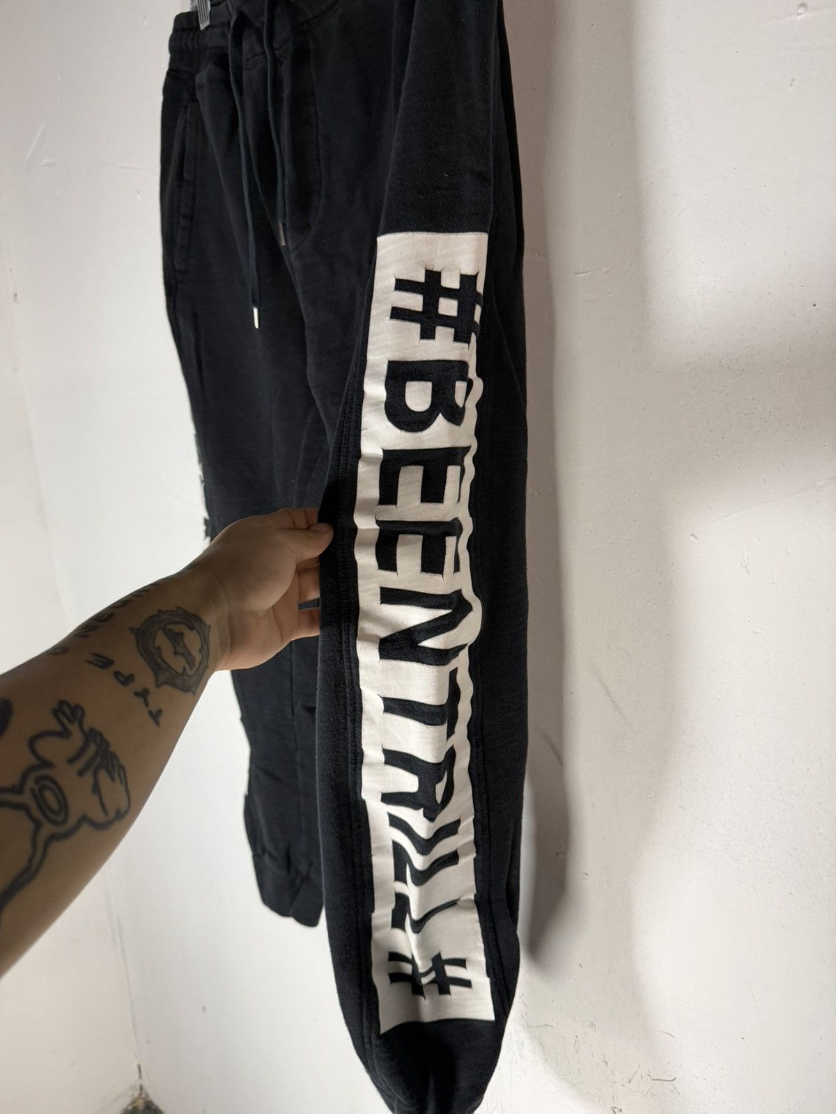 Been Trill Been trill virgil abloh black sweatpants Size US 34 / EU 50 - 3 Thumbnail