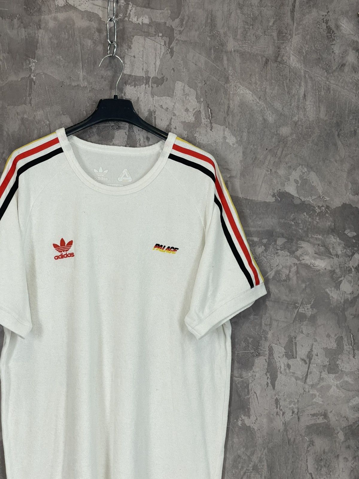Adidas × Palace Palace & Adidas Rare 2018s T-shirt Men’s Size L Hype Size US L / EU 52-54 / 3 - 4 Thumbnail