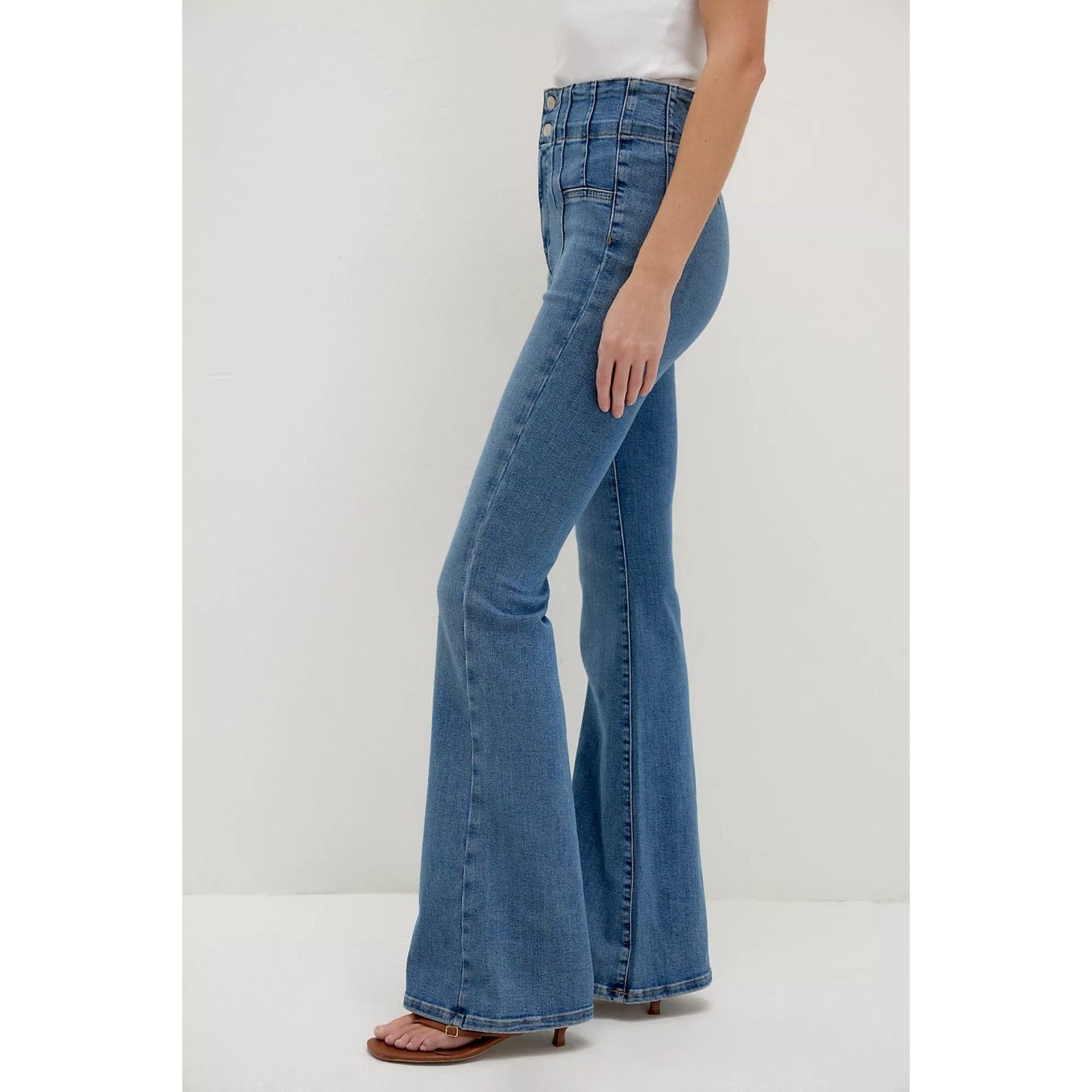 Free People Free People We the Free Jayde Flare Ultra High Rise 32 Size 32" / US 10 / IT 46 - 3 Thumbnail