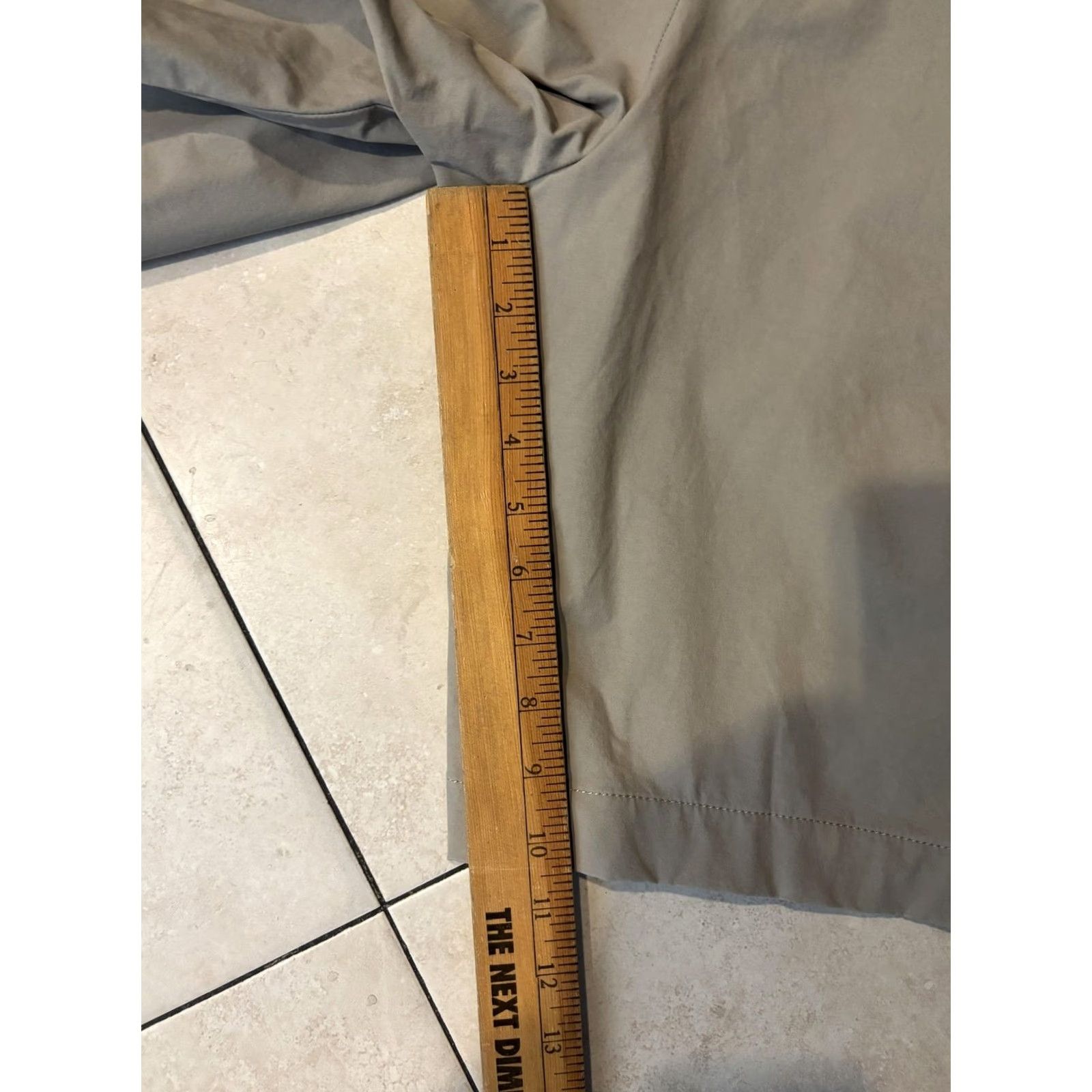 Vineyard Vines Vineyard Vines Shorts Mens 42 Chino OTG On-The-Go Khaki Beige Regular 10in Inseam Pockets Mens Beach Casual Size US 42 / EU 58 - 7 Thumbnail