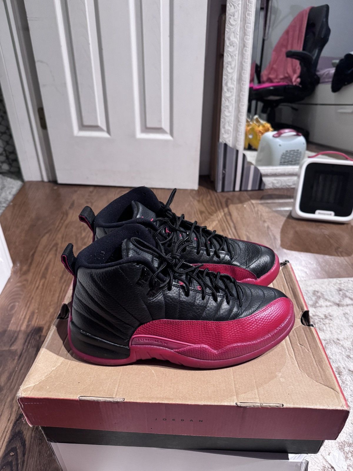 Jordan Brand × Nike Jordan 12 Size US 9 / EU 42 - 1 Thumbnail