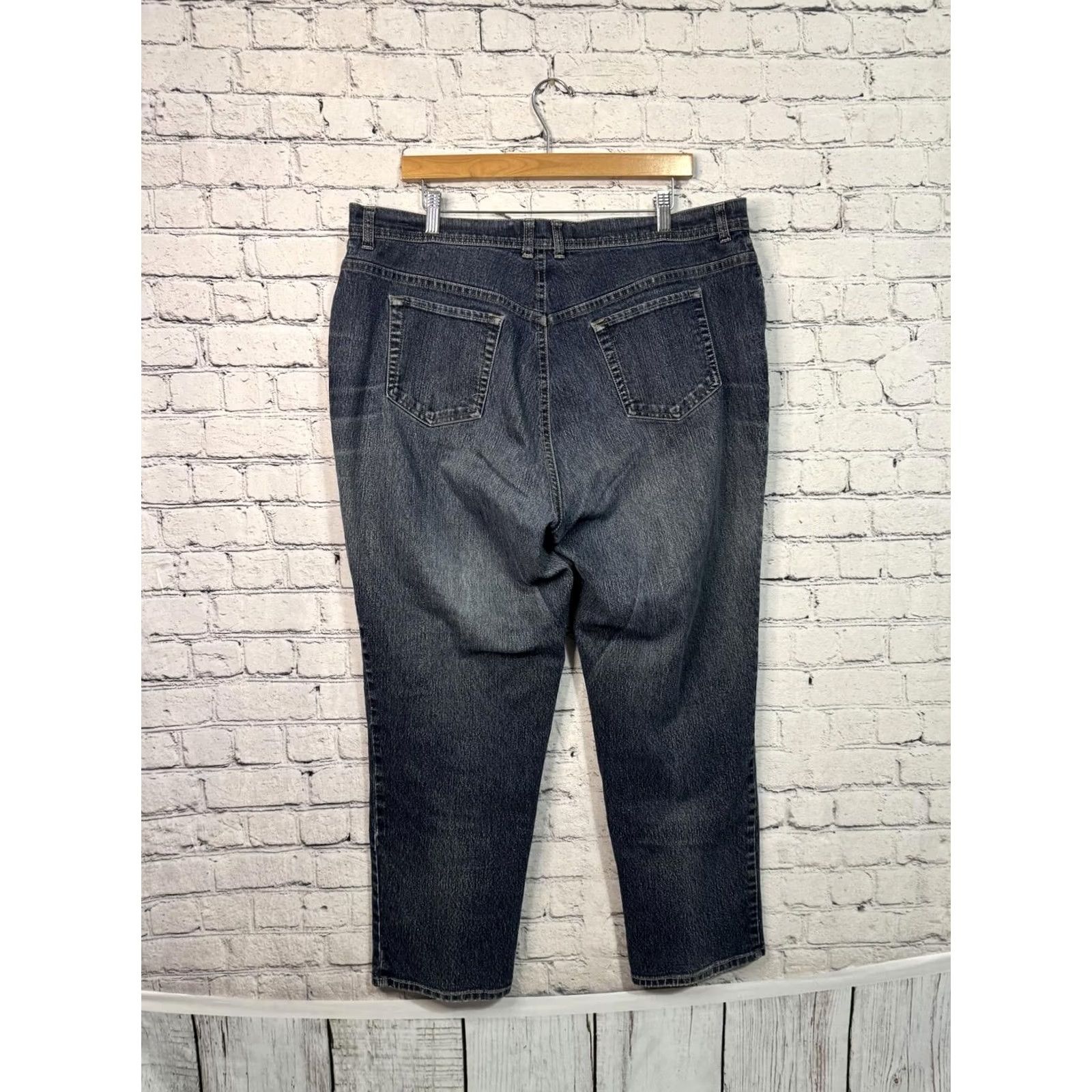 Gloria Vanderbilt Gloria Vanderbilt Jeans Women 20W Plus Size Dark Wash Denim Straight 40x27 Blue 40 in. Regular Mens Womens Boys Girls Size 27" / US 4 / IT 40 - 5 Thumbnail