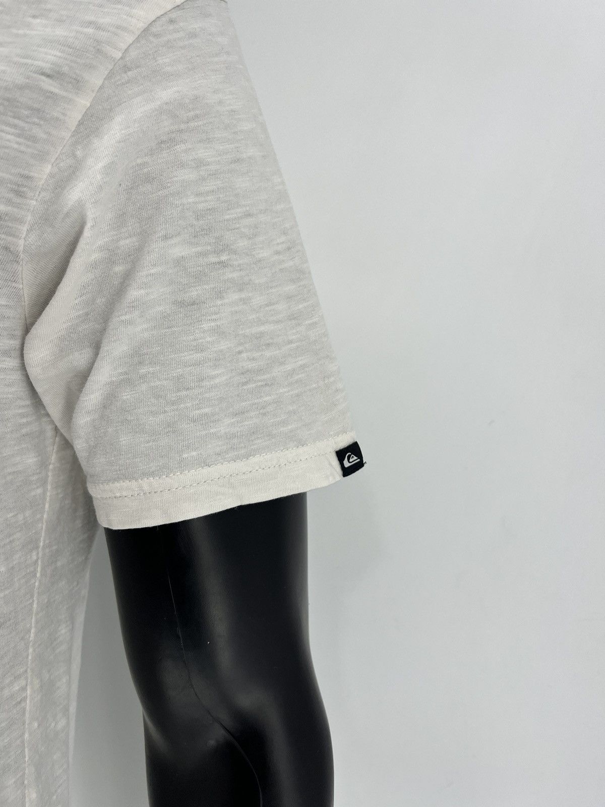 Quiksilver × Vintage Vintage Quiksilver Y2K Logo Light White Tee Shirt Surf Size US S / EU 44-46 / 1 - 8 Thumbnail