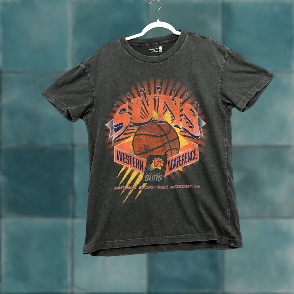 Abercrombie & Fitch Abercrombie & Fitch Men's Phoenix Suns NBA Graphic Tee M Black Crew Neck Short Sleeve Shirt Size US M / EU 48-50 / 2 - 1 Thumbnail