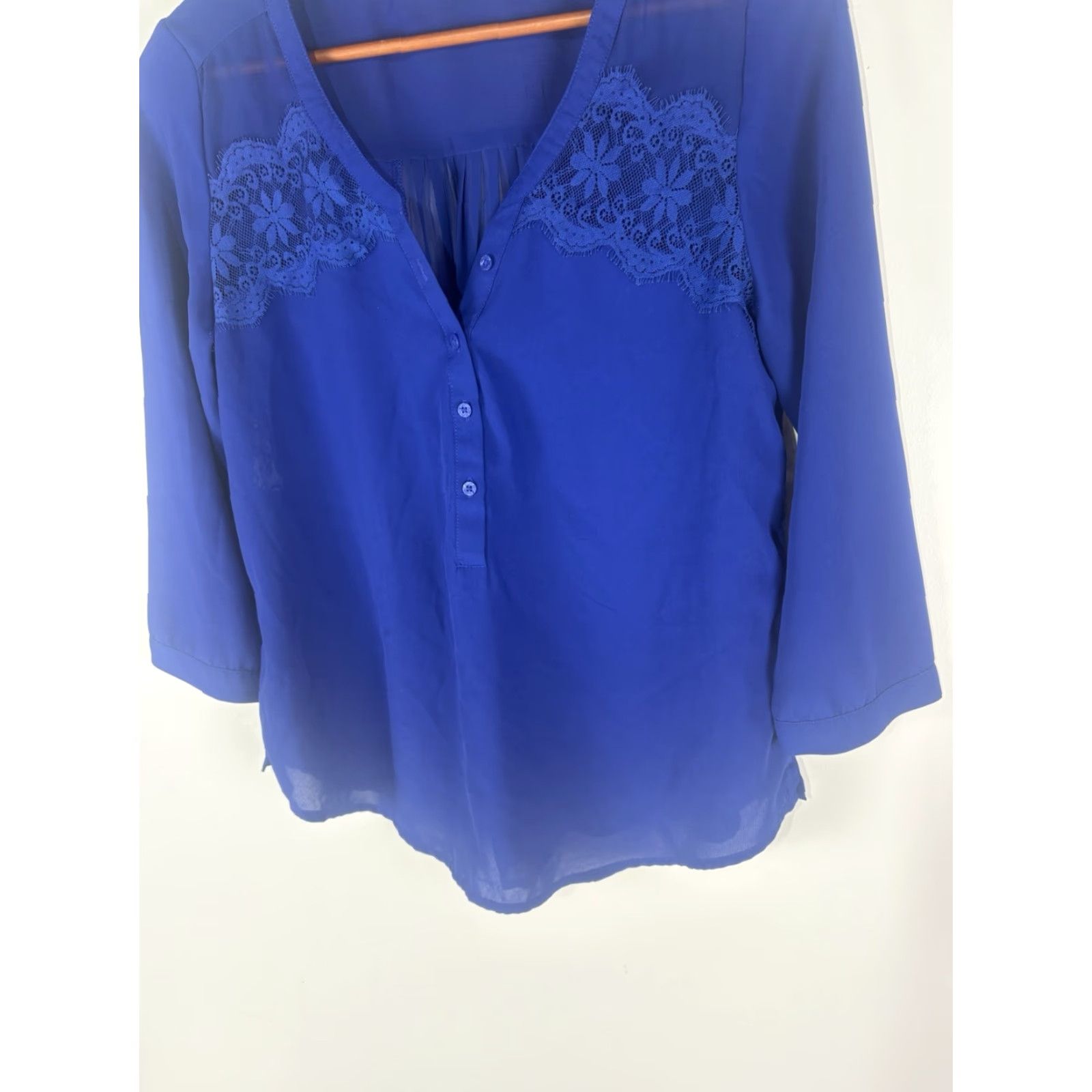 American Eagle Outfitters American Eagle Blue Sheer Lace 3/4 Sleeve Blouse Womens Size S India Size S / US 4 / IT 40 - 3 Thumbnail