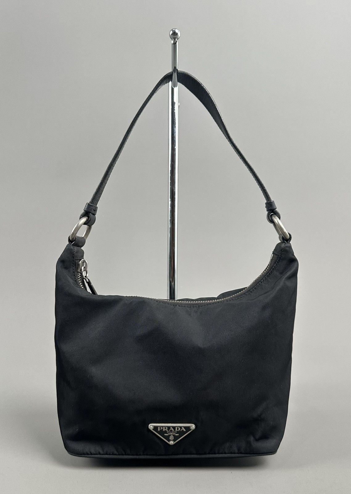 Prada Prada - Vintage Tessuto Nylon Shoulder Bag - Triangle Logo Size ONE SIZE - 1 Thumbnail