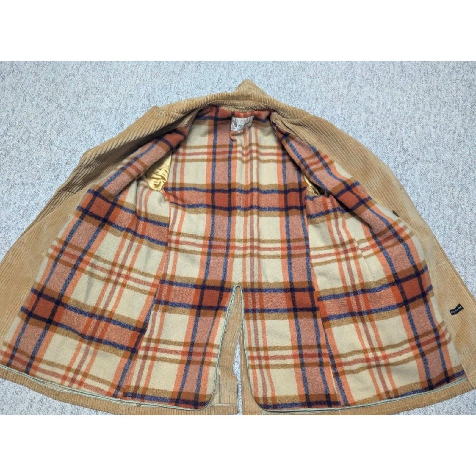 Doublet VINTAGE USA made CORDUROY double breasted 42 golden brown OVERCOAT jacket 1970s Mens Size US L / EU 52-54 / 3 - 3 Thumbnail