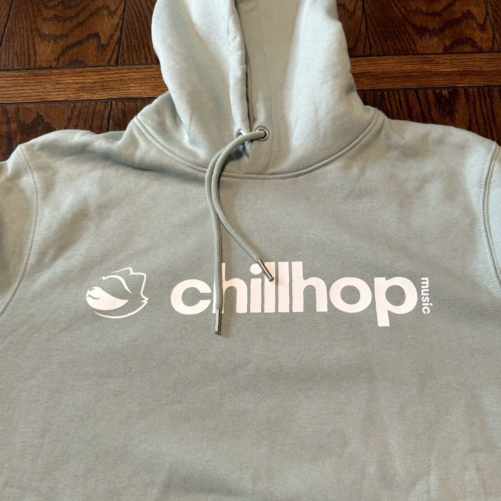 Logo 7 Chillpop Music Hoodie Men Green Size M Pullover Hooded Logo Sweatshirt Knit Cotton Polyester Chest Pocket Regular Fit 26.5 21 Pit to Pit New Size US M / EU 48-50 / 2 - 3 Thumbnail
