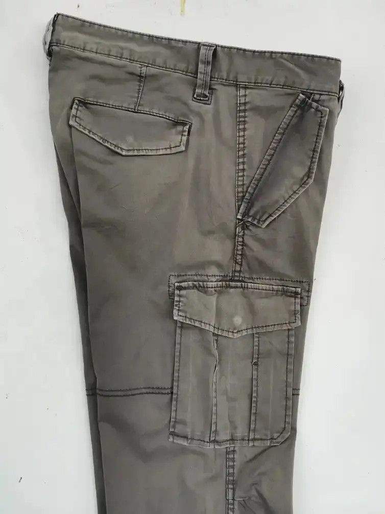 Japanese Brand × Uniqlo Rare!!! Uniqlo Tactical Cargo Multipocket Pants Size US 32 / EU 48 - 10 Thumbnail