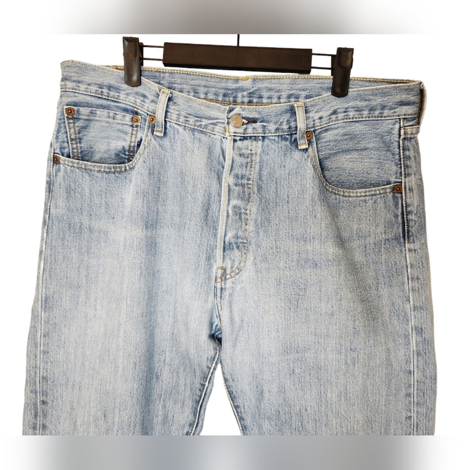 Levi's Levi's 501 Light Wash Straight button fly jeans 36/32 Size US 36 / EU 52 - 3 Thumbnail