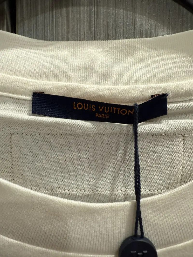 Louis Vuitton Louis Vuitton Floating Man T Shirt Size US XL / EU 56 / 4 - 2 Thumbnail