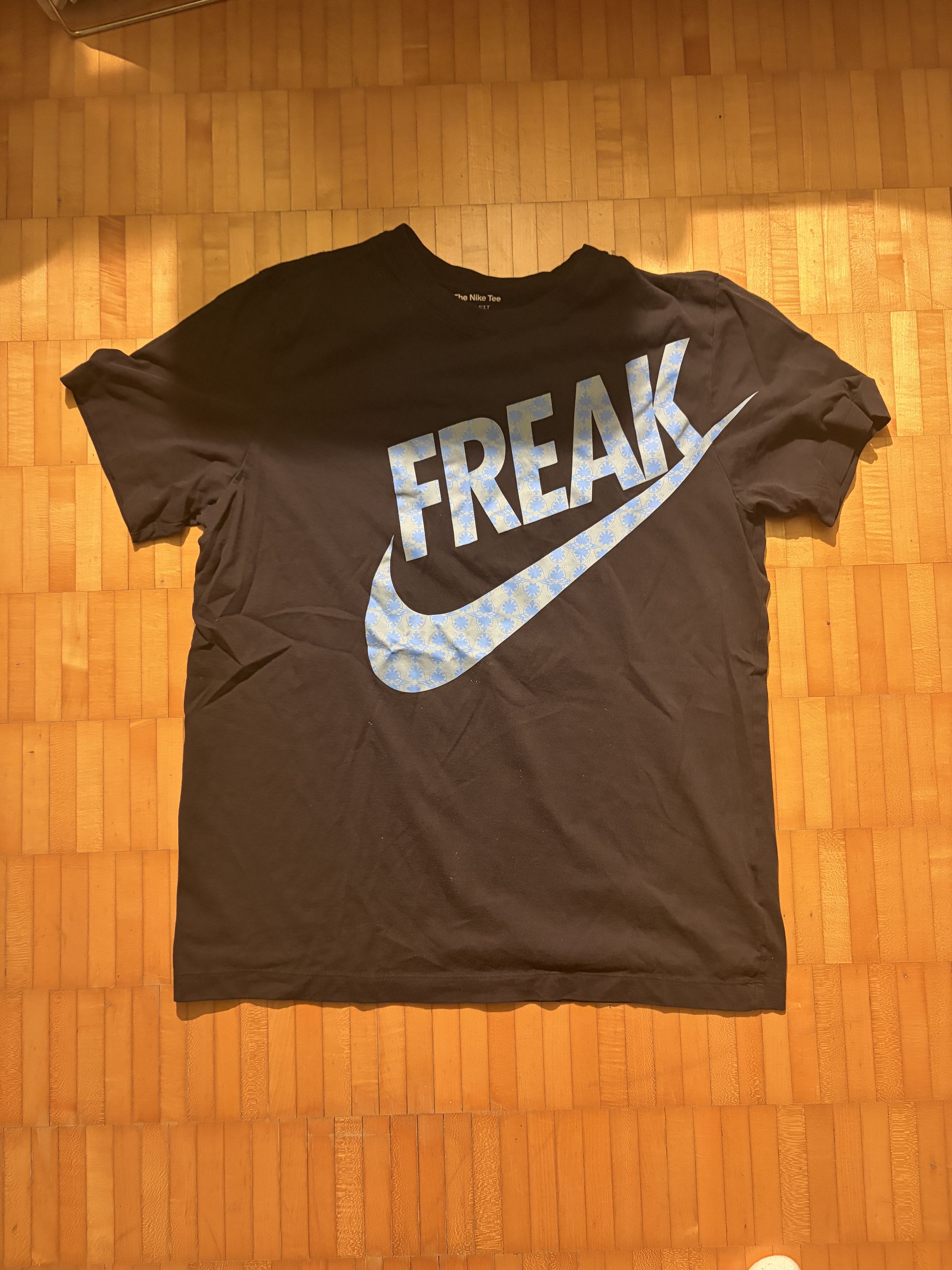 Nike Nike x Giannis "Freak" Shirt Size US L / EU 52-54 / 3 - 1 Thumbnail