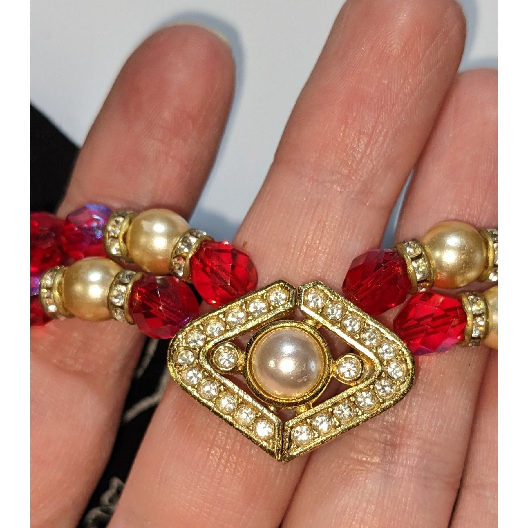 Other Vintage Whimsical Red Beaded Necklace With Gold Tone Accents Size ONE SIZE - 2 Thumbnail