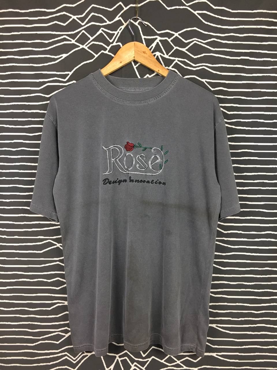 Vintage Vtg Rose Design Innovation Embroidered Logo Tee Size US L / EU 52-54 / 3 - 2 Thumbnail