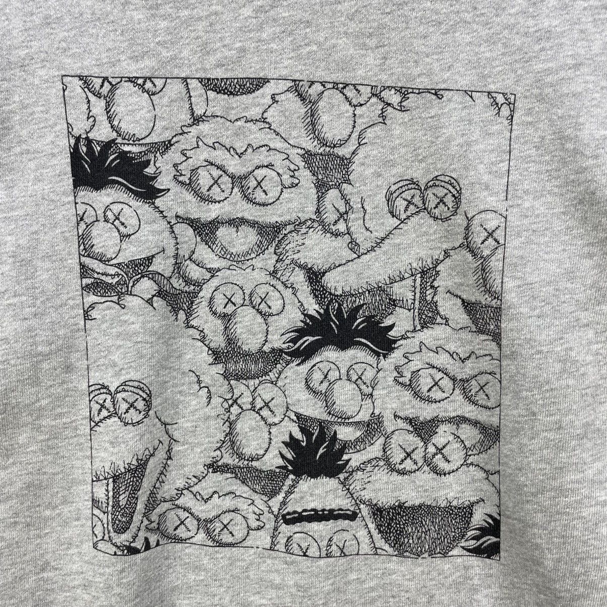 Kaws 💥Vintage Kaws Sesame Street Hooded Pullover Big Logo Size US M / EU 48-50 / 2 - 7 Thumbnail
