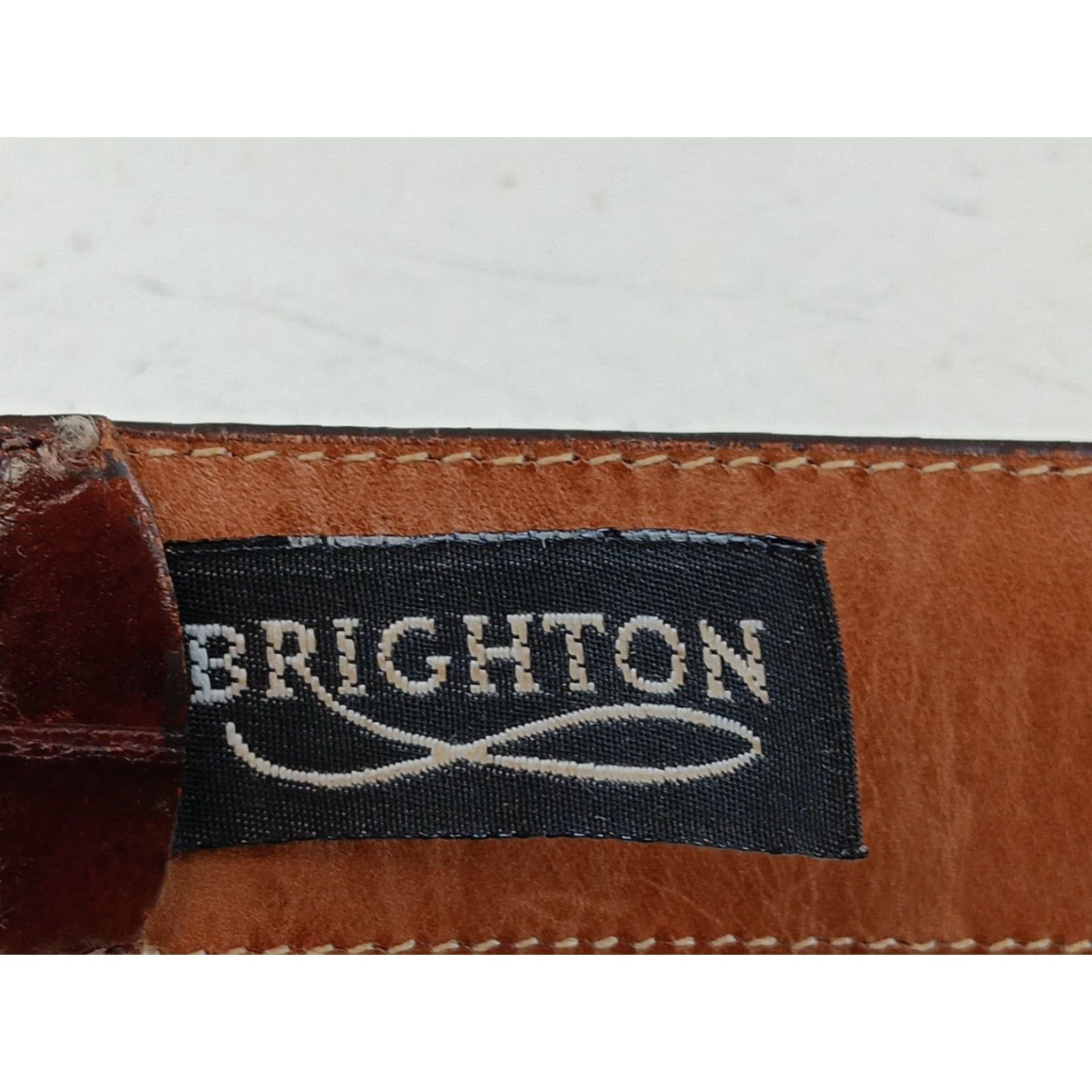 Brighton VINTAGE Brighton Belt Croc Print Leather Brown Brass Buckle Adjustable 31-34 Inches Women Medium Size ONE SIZE - 4 Thumbnail