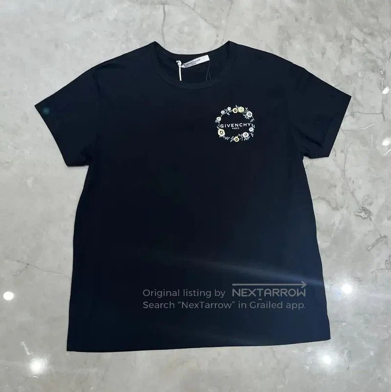 Givenchy Black Cotton Embroidered Short Sleeve T-Shirt .