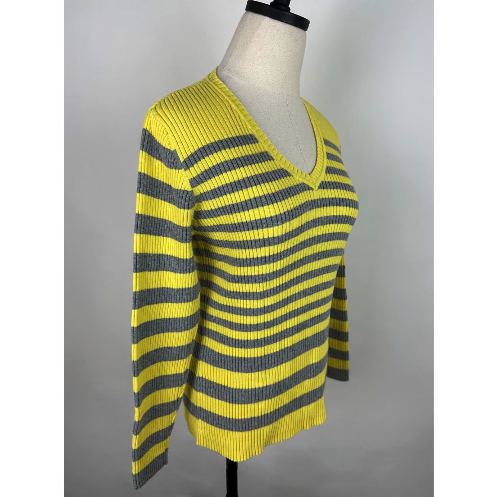 Vintage VINTAGE Y2K Sweater Womens Small Striped V-neck Lemon Yellow Gray Ribbed Knit Size S / US 4 / IT 40 - 7 Thumbnail